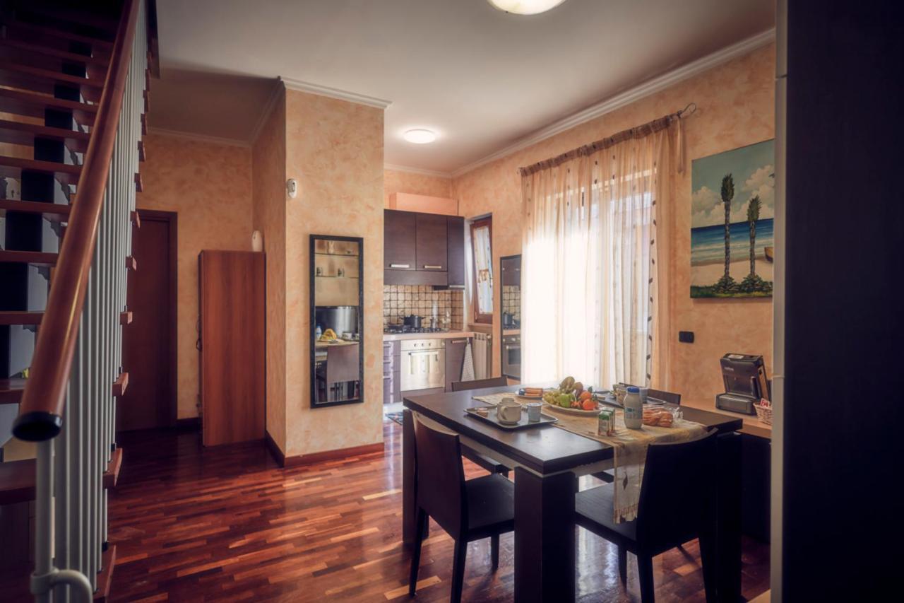 Travelershome Ciampino Suite Экстерьер фото