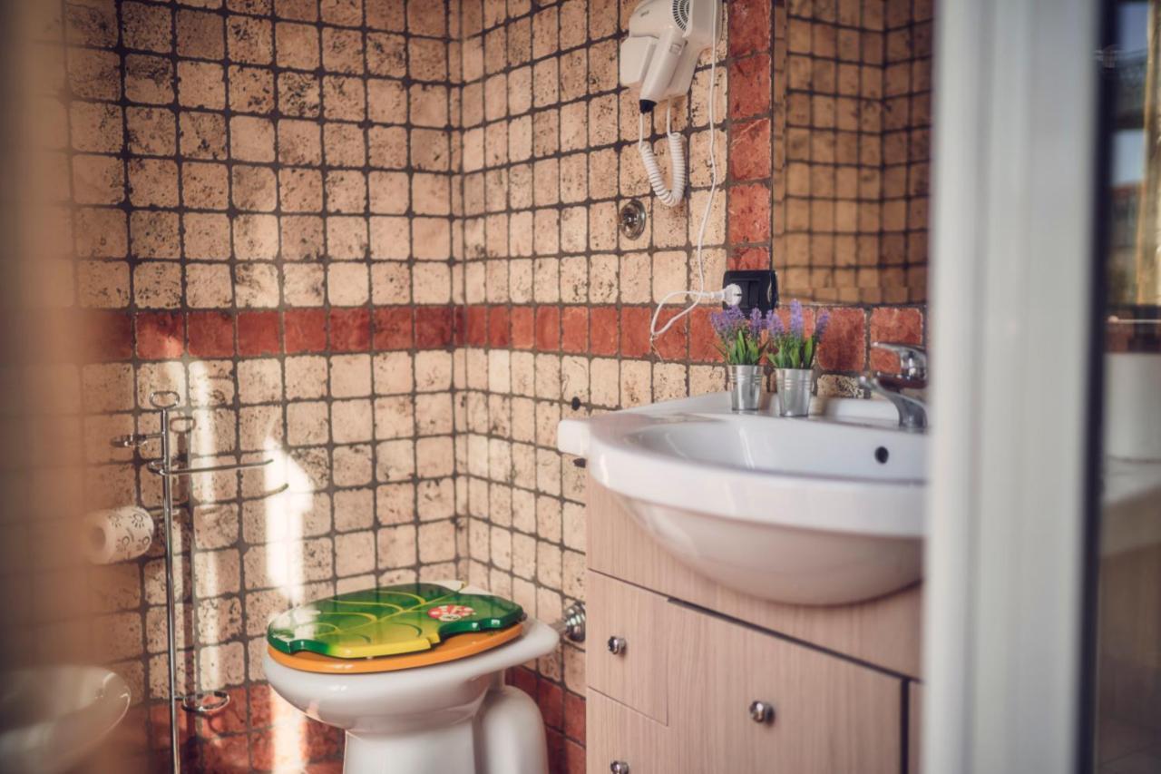 Travelershome Ciampino Suite Экстерьер фото
