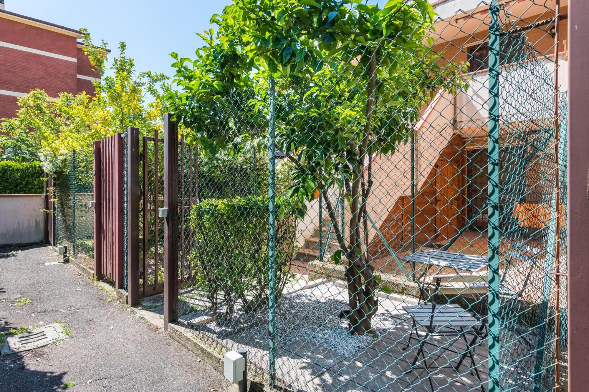 Travelershome Ciampino Suite Экстерьер фото