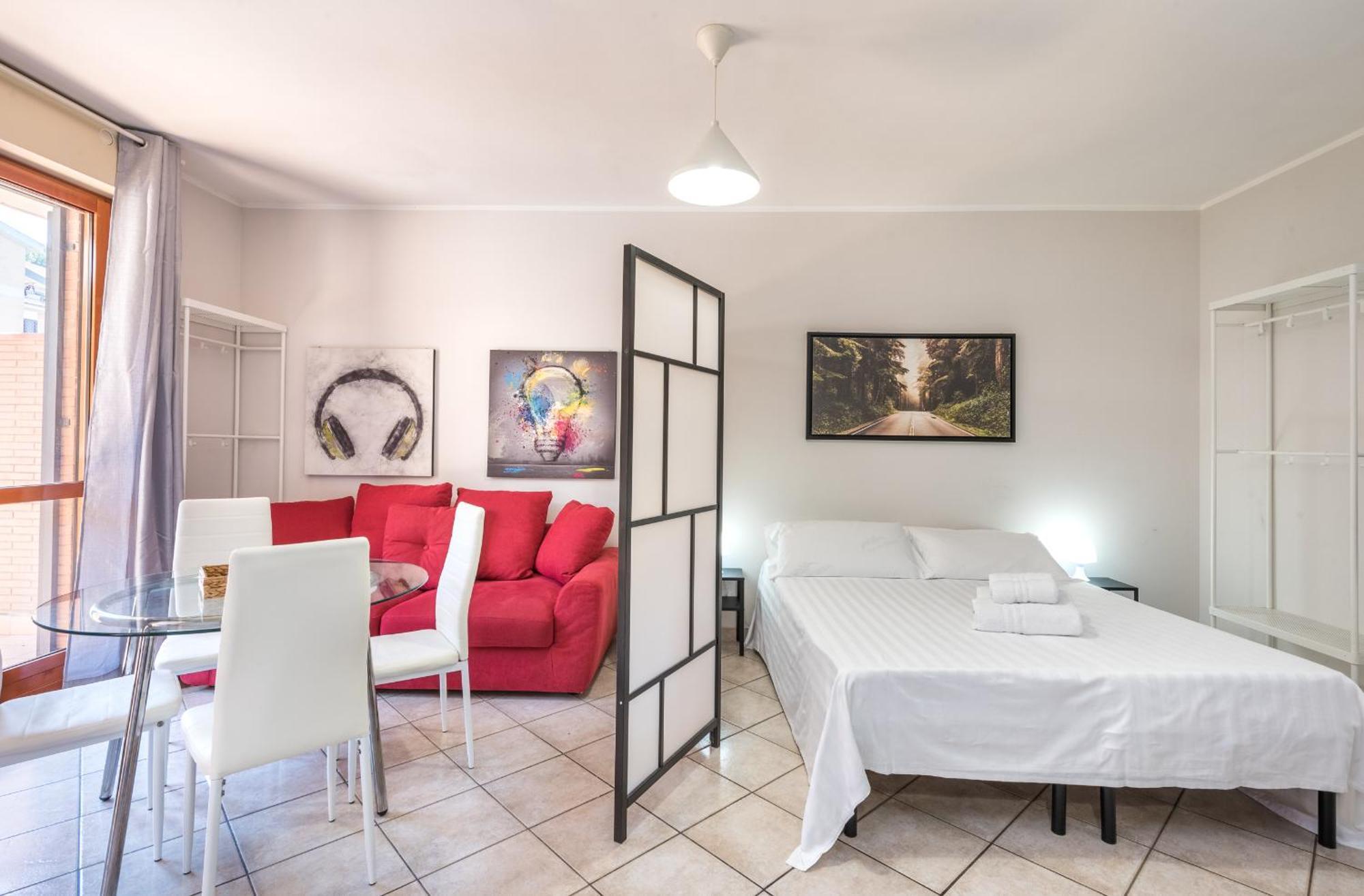 Travelershome Ciampino Suite Экстерьер фото