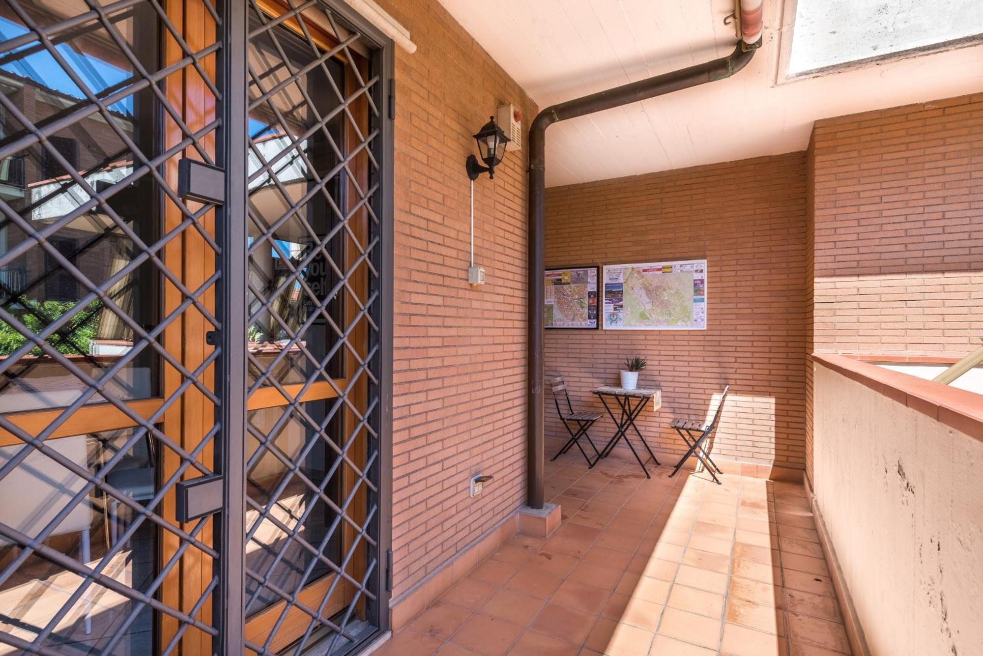 Travelershome Ciampino Suite Экстерьер фото