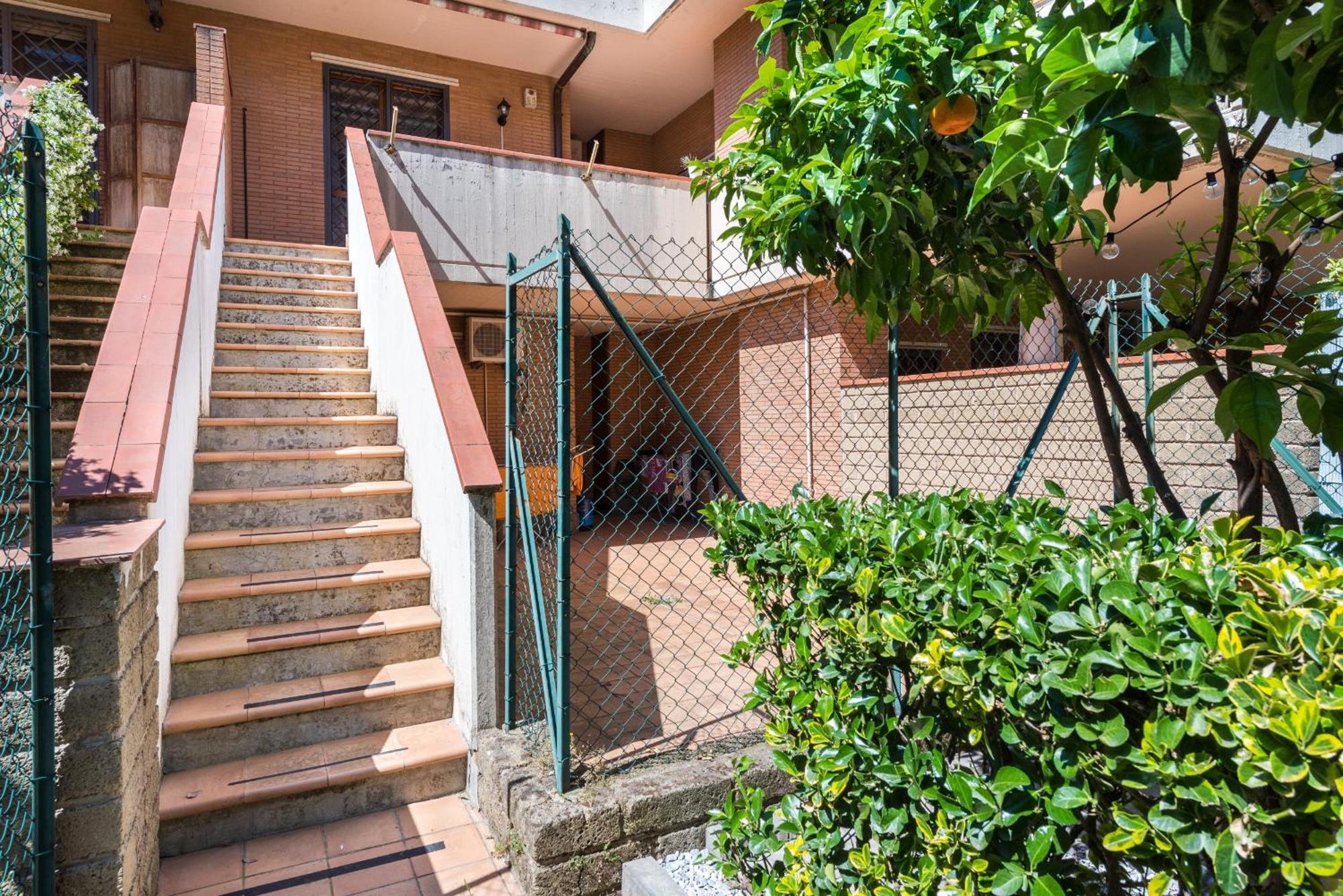 Travelershome Ciampino Suite Экстерьер фото